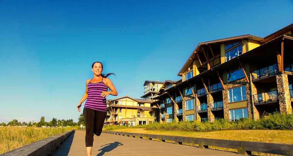 The Beach Club Resort — Bellstar Hotels & Resorts Parksville Bagian luar foto